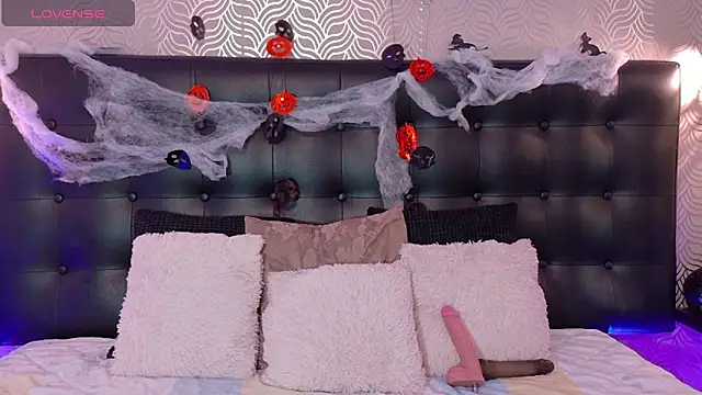 Snapshot of NaiaraMasson_ chatting on October 27, 2025, 12:28 pm NaiaraMasson online show from October 27, 2025, 12:28 pm