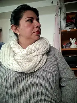 Snapshot of kinky_momm chatting on October 30, 2025, 1:53 pm kinky momm online show from October 30, 2025, 1:53 pm