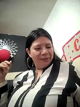 Snapshot of kinky_momm chatting on October 22, 2025, 2:16 pm kinky momm online show from October 22, 2025, 2:16 pm