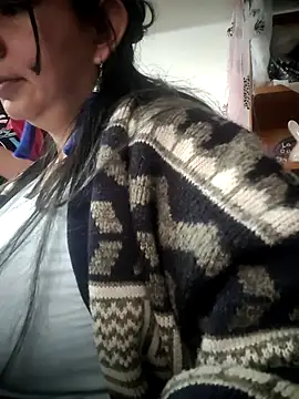 Snapshot of kinky_momm chatting on October 31, 2025, 1:41 pm kinky momm online show from October 31, 2025, 1:41 pm