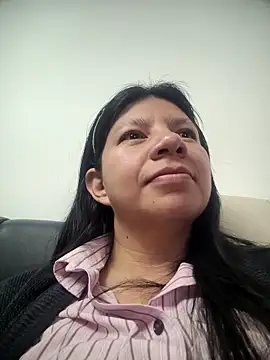 Snapshot of kinky_momm chatting on October 7, 2025, 1:12 pm kinky momm online show from October 7, 2025, 1:12 pm