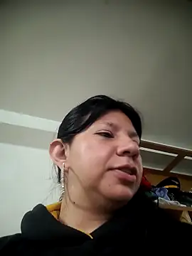 Snapshot of kinky_momm chatting on October 24, 2025, 1:54 pm kinky momm online show from October 24, 2025, 1:54 pm