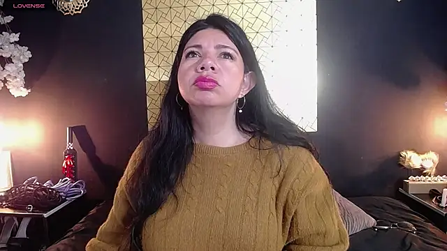 kinky momm online show from December 5, 2025, 1:21 pm