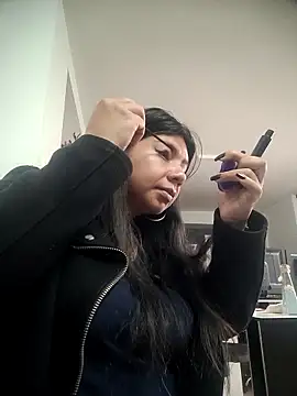 Snapshot of kinky_momm chatting on October 3, 2025, 1:34 pm kinky momm online show from October 3, 2025, 1:34 pm