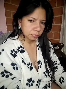 Snapshot of kinky_momm chatting on September 28, 2025, 11:34 pm kinky momm online show from September 28, 2025, 11:34 pm