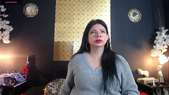 kinky momm online show from November 28, 2025, 1:44 pm