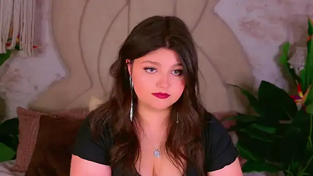 UR BELLA online show from September 30, 2025, 9:37 am