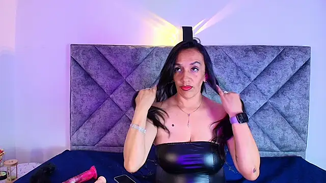 Shantey Laurent online show from October 6, 2025, 6:41 pm