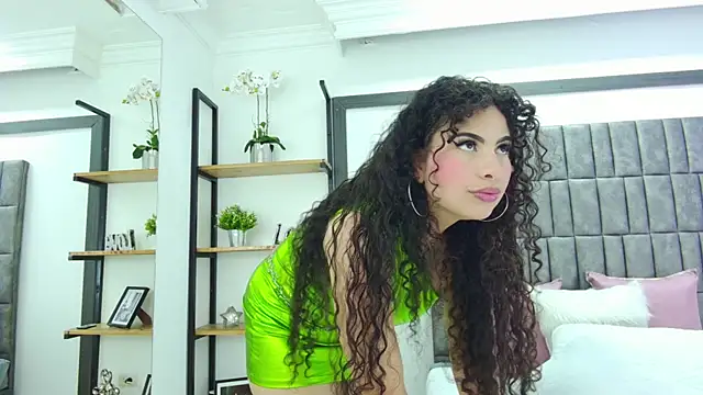 Snapshot of Skyler_Fox_ chatting on September 16, 2025, 7:59 pm Skyler Fox online show from September 16, 2025, 7:59 pm