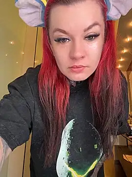 Snapshot of Sabien_DeMonia chatting on April 26, 2026, 9:17 am Sabien DeMonia online show from April 26, 2026, 9:17 am