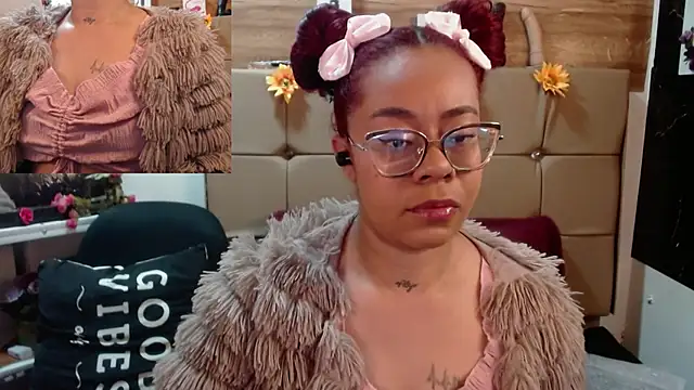 Snapshot of MIA__SPENCER chatting on September 24, 2025, 5:08 pm MIA  SPENCER online show from September 24, 2025, 5:08 pm