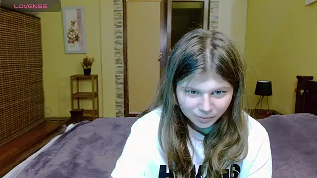 Snapshot of Lilly_Jess chatting on September 29, 2025, 6:35 pm Lilly Jess online show from September 29, 2025, 6:35 pm