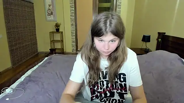 Snapshot of Lilly_Jess chatting on September 19, 2025, 6:23 pm Lilly Jess online show from September 19, 2025, 6:23 pm