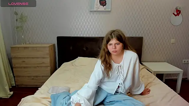 Snapshot of Lilly_Jess chatting on September 23, 2025, 6:48 pm Lilly Jess online show from September 23, 2025, 6:48 pm