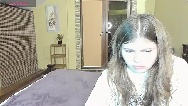 Snapshot of Lilly_Jess chatting on October 17, 2025, 6:53 pm Lilly Jess online show from October 17, 2025, 6:53 pm