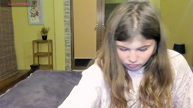 Snapshot of Lilly_Jess chatting on October 30, 2025, 7:44 pm Lilly Jess online show from October 30, 2025, 7:44 pm