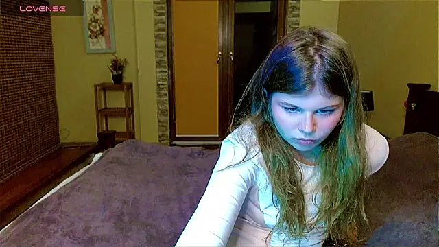 Snapshot of Lilly_Jess chatting on October 7, 2025, 5:58 pm Lilly Jess online show from October 7, 2025, 5:58 pm