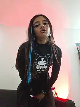 carolinerue online show from October 28, 2025, 10:58 am