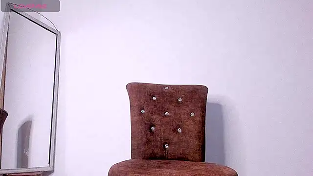 Snapshot of GiuliaCash chatting on October 18, 2025, 10:17 am GiuliaCash online show from October 18, 2025, 10:17 am