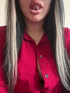 Molly-molly- online show from April 3, 2026, 6:31 am