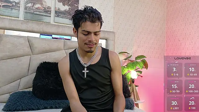 LucayLeo online show from November 1, 2025, 4:41 am