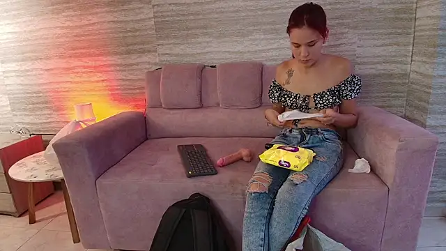 Teffy Cute  online show from October 2, 2025, 5:49 pm