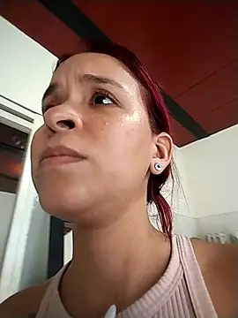 Teffy Cute  online show from September 18, 2025, 9:51 pm