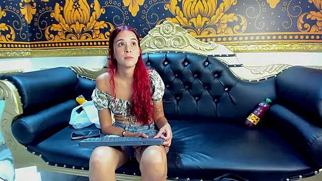 Teffy Cute  online show from October 17, 2025, 1:20 am