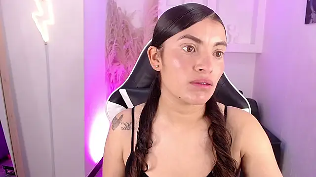 Mia ass online show from September 16, 2025, 2:01 am