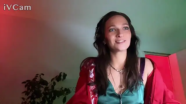 Snapshot of Feela_soula chatting on September 21, 2025, 7:19 pm Feela soula online show from September 21, 2025, 7:19 pm