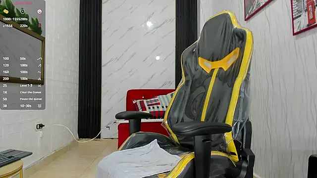 Snapshot of xKevyn chatting on October 21, 2025, 12:37 pm xKevyn online show from October 21, 2025, 12:37 pm