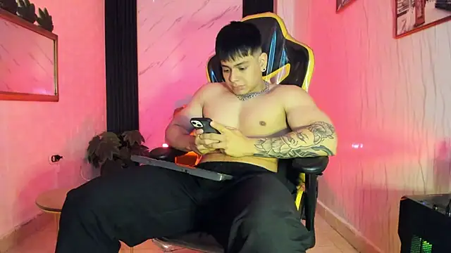 Snapshot of xKevyn chatting on October 16, 2025, 12:13 pm xKevyn online show from October 16, 2025, 12:13 pm