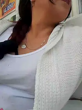 Misshot 01 online show from October 4, 2025, 8:32 pm