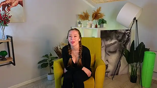 FlorettaLecy online show from September 9, 2025, 5:11 pm