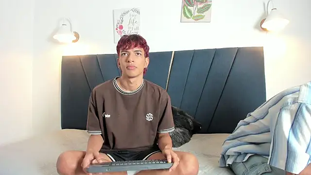 Snapshot of maicol_cum23 chatting on February 5, 2026, 4:30 am maicol cum23 online show from February 5, 2026, 4:30 am