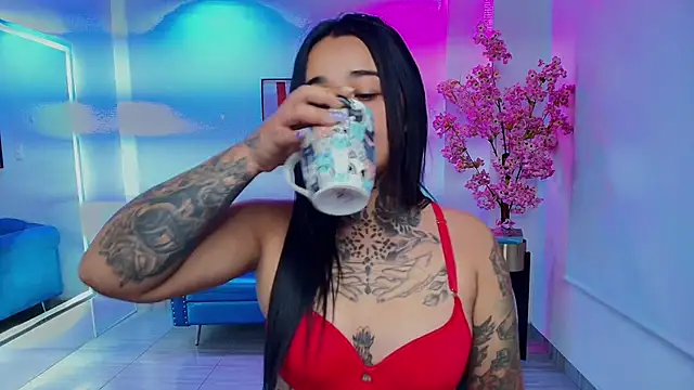 Black roseee online show from February 7, 2026, 3:47 am