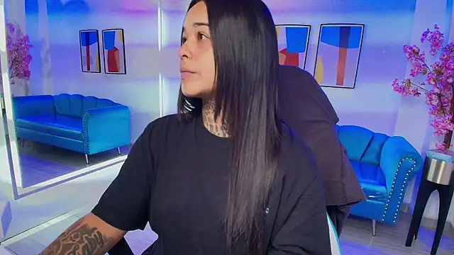Black roseee online show from May 26, 2026, 4:32 am