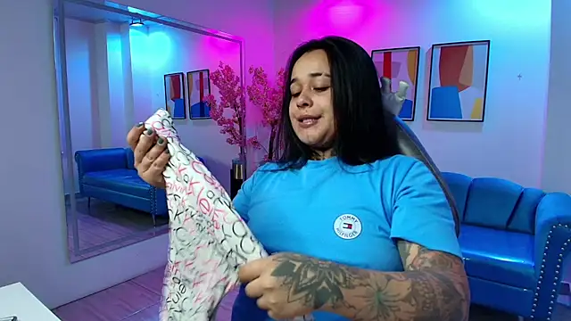 Snapshot of Black_roseee chatting on September 25, 2025, 3:34 am Black roseee online show from September 25, 2025, 3:34 am