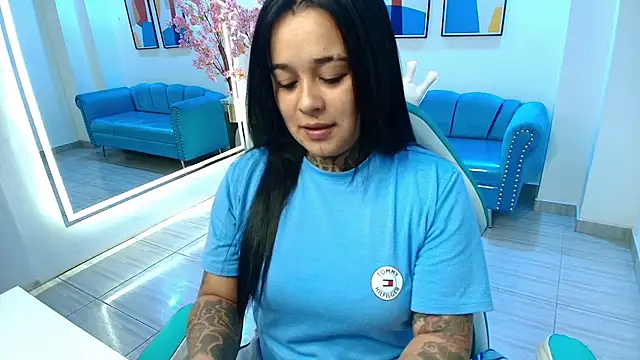 Snapshot of Black_roseee chatting on October 16, 2025, 3:48 am Black roseee online show from October 16, 2025, 3:48 am