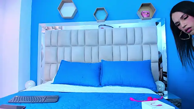 TransDoll09 online show from October 4, 2025, 5:25 pm