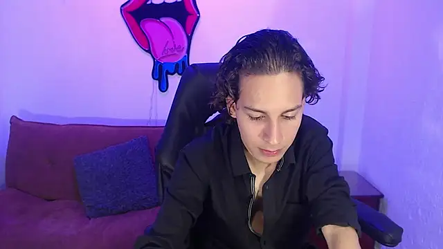 victor salazar  online show from September 9, 2025, 6:23 am
