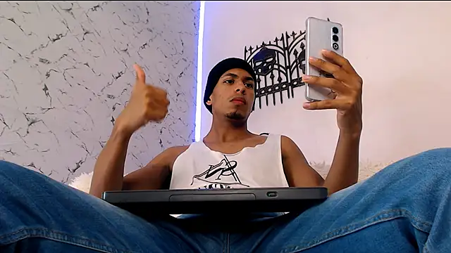 lorian vikel online show from October 12, 2025, 8:54 pm