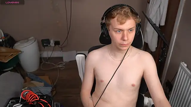 scottishtwink01 online show from July 9, 2026, 9:25 pm