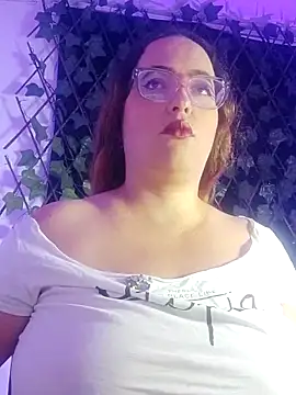 Snapshot of SussanMillerr_ chatting on September 18, 2025, 9:23 am SussanMillerr  online show from September 18, 2025, 9:23 am