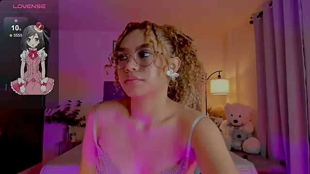 OxanaFedorova1- online show from May 13, 2026, 10:06 pm