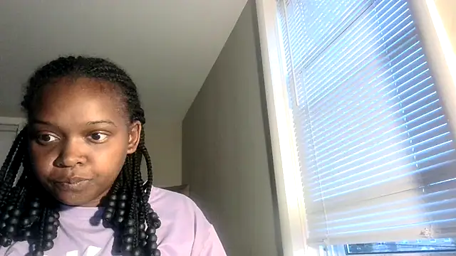 ladypooh000 online show from September 19, 2025, 10:41 am
