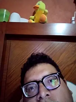 Snapshot of Santiagoqro85 chatting on October 8, 2025, 12:50 pm Santiagoqro85 online show from October 8, 2025, 12:50 pm