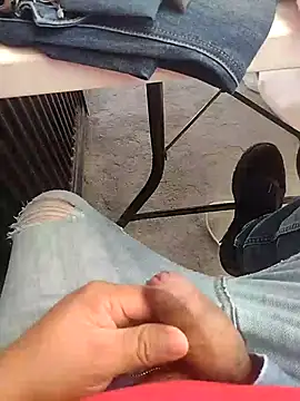 Snapshot of Santiagoqro85 chatting on October 7, 2025, 8:10 pm Santiagoqro85 online show from October 7, 2025, 8:10 pm