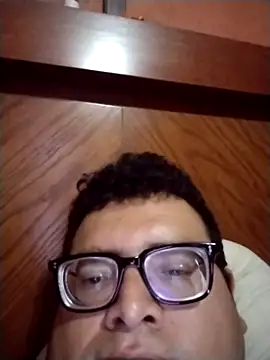 Snapshot of Santiagoqro85 chatting on October 10, 2025, 12:50 pm Santiagoqro85 online show from October 10, 2025, 12:50 pm