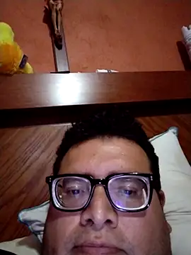 Snapshot of Santiagoqro85 chatting on October 5, 2025, 4:36 am Santiagoqro85 online show from October 5, 2025, 4:36 am